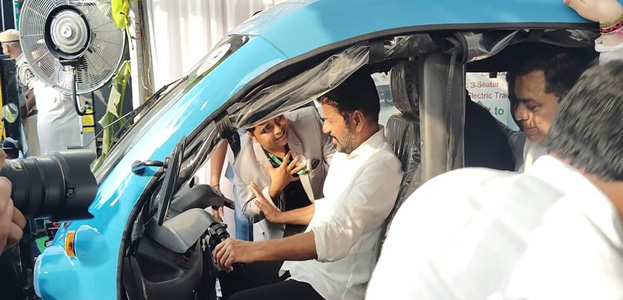 In a significant initiative to combat pollution in Hyderabad, Chief Minister  Revanth Reddy Garu has announced plans to incentivize auto drivers to transition from diesel vehicles to electric autos.
